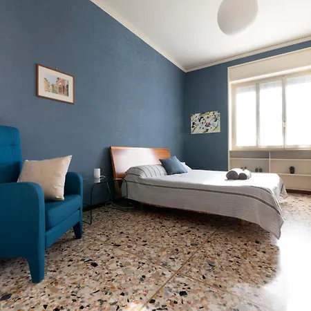 Large Bedroom, En-suite Bathroom Treviso